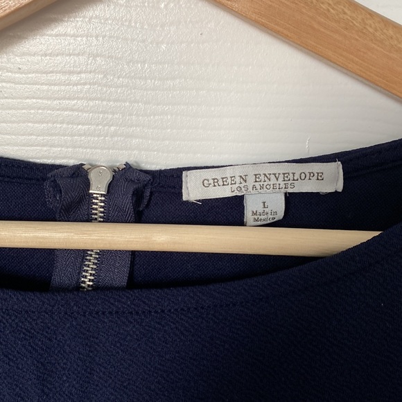 Green Envelope - blue top with flounce sleeves - size L - Picture 4 of 5